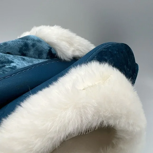 Cozy Blue Velvet Women's Slippers - Picture 4 of 9